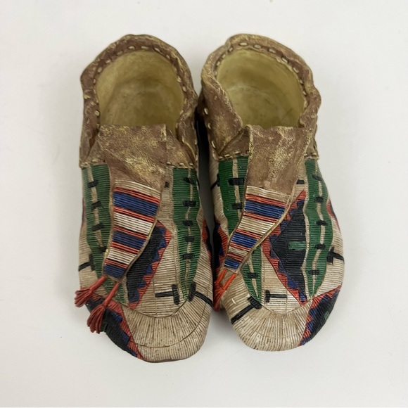 Southwestern Infant Decor Resin Moccasins - Picture 3 of 13